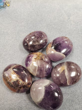 Load image into Gallery viewer, AMETHYST CHEVRON GALLET/PALM STONE
