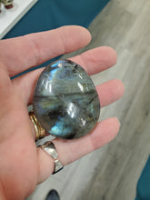 Load image into Gallery viewer, LABRADORITE GALLET/PALM STONE
