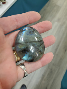 LABRADORITE GALLET/PALM STONE