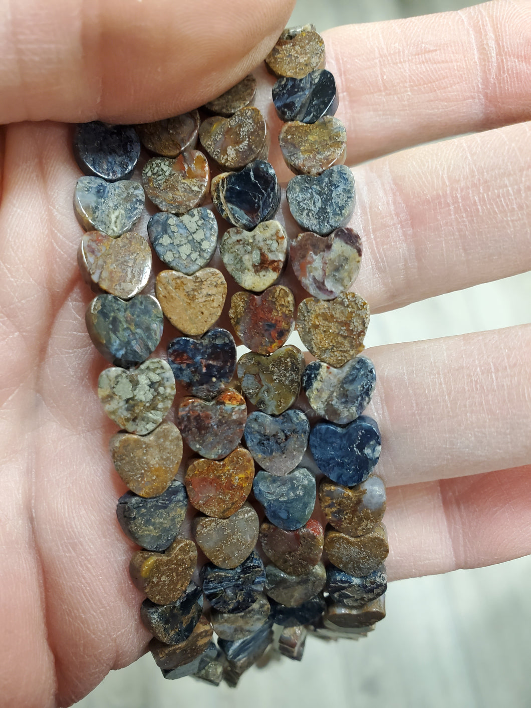 PIETERSITE HEARTS 8x2-3MM