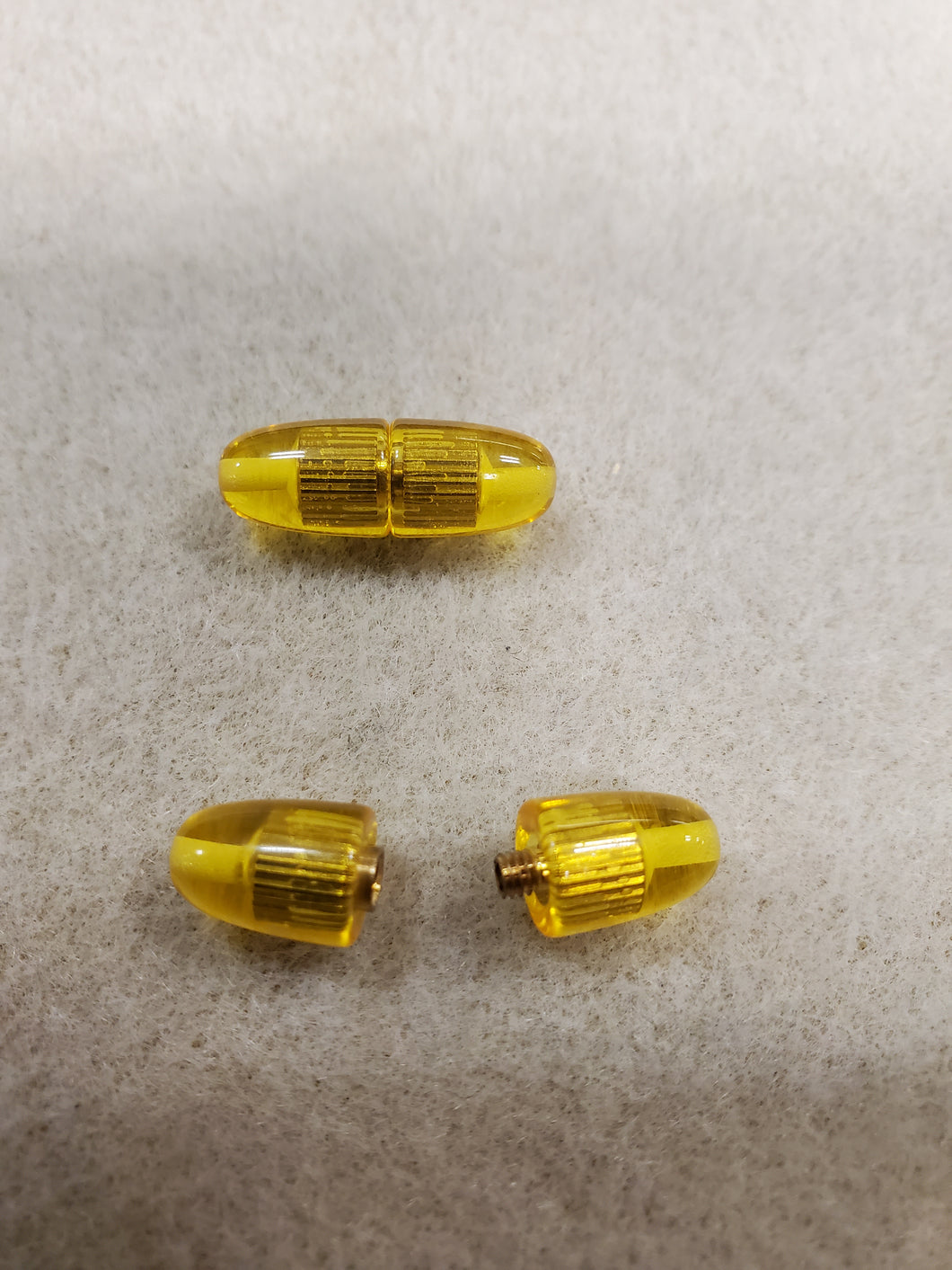 BRASS/RESIN SCREW CLASP
