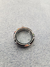 Load image into Gallery viewer, 304 STAINLESS LOCKET PENDANT
