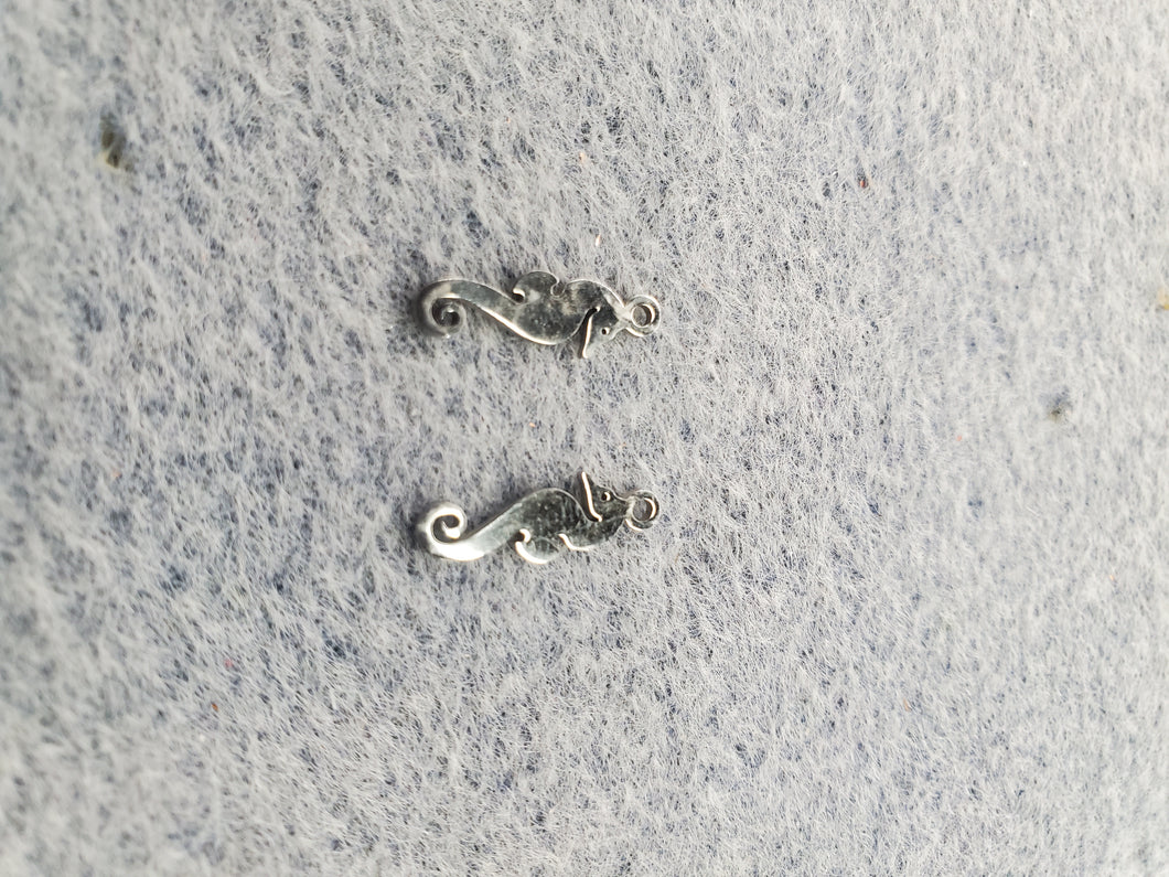 304 STAINLESS SEA HORSE CHARM