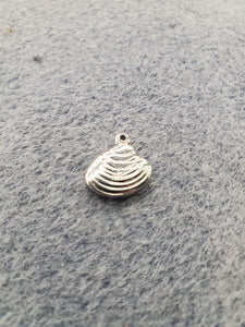 304 STAINLESS SHELL CHARM