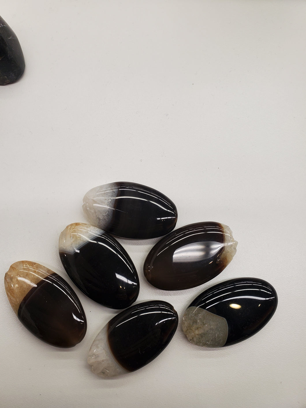 AGATE OVAL 47-48X28-30X10MM