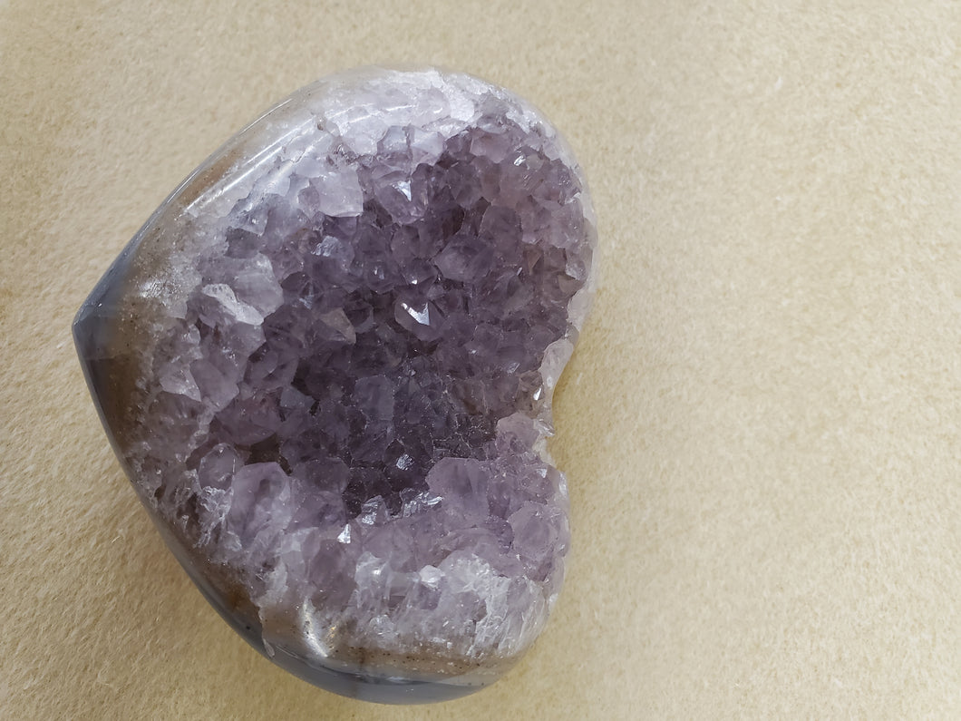 AMETHYST CLUSTER HEART