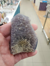 Load image into Gallery viewer, GRAPE AGATE POINT
