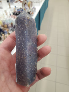 GRAPE AGATE POINT