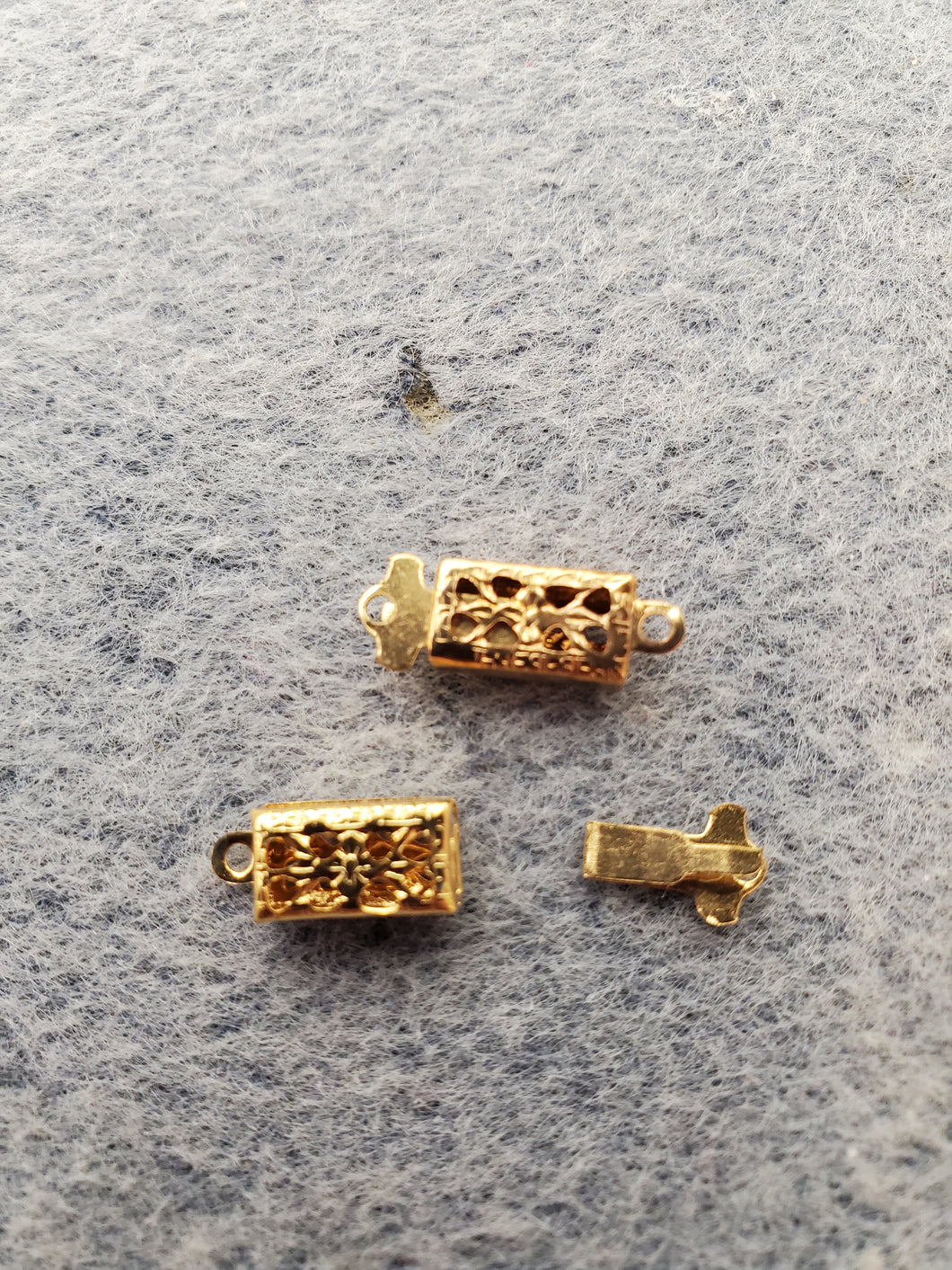 BOX CLASP