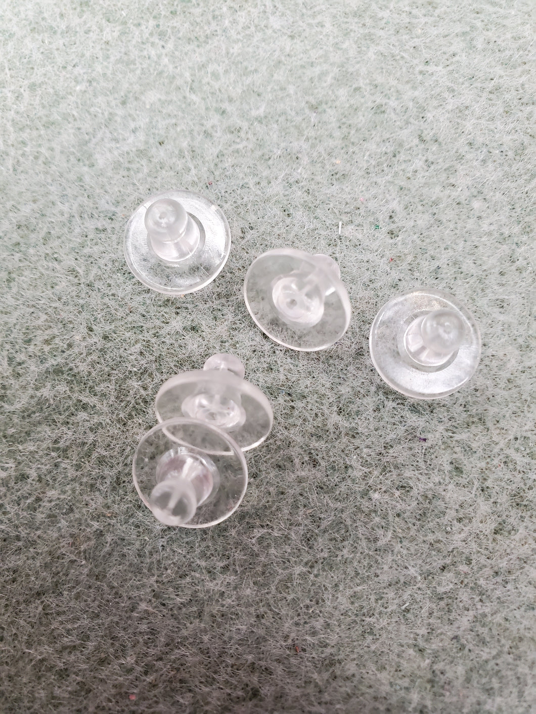 SILICONE EAR NUTS