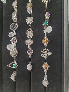 GEMSTONE RING SIZE 6-10 PETITE