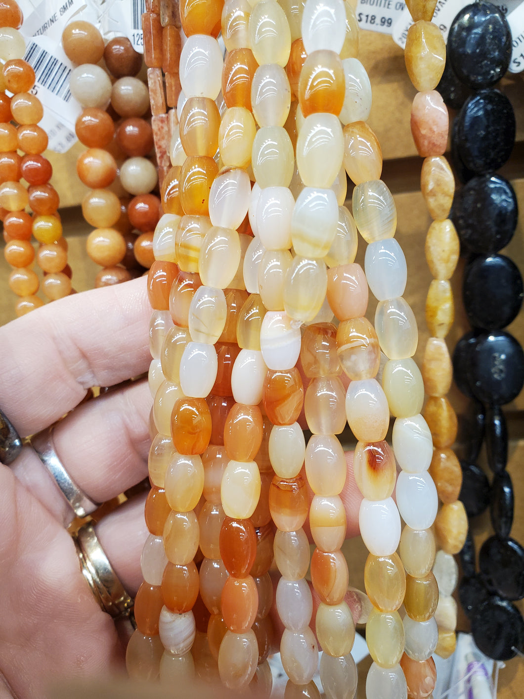 CARNELIAN OVAL 8-9X6MM
