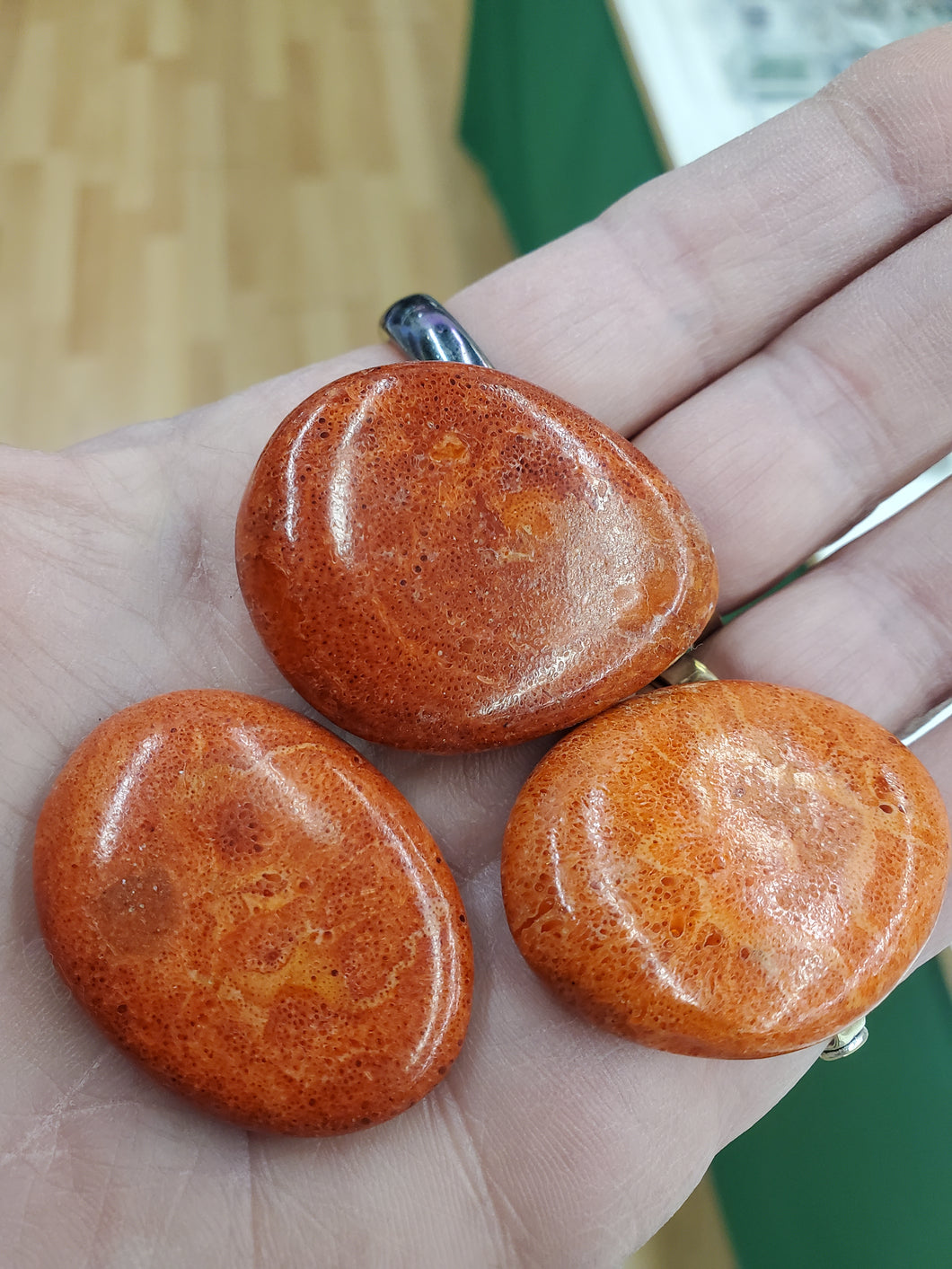GRASS CORAL BEAD