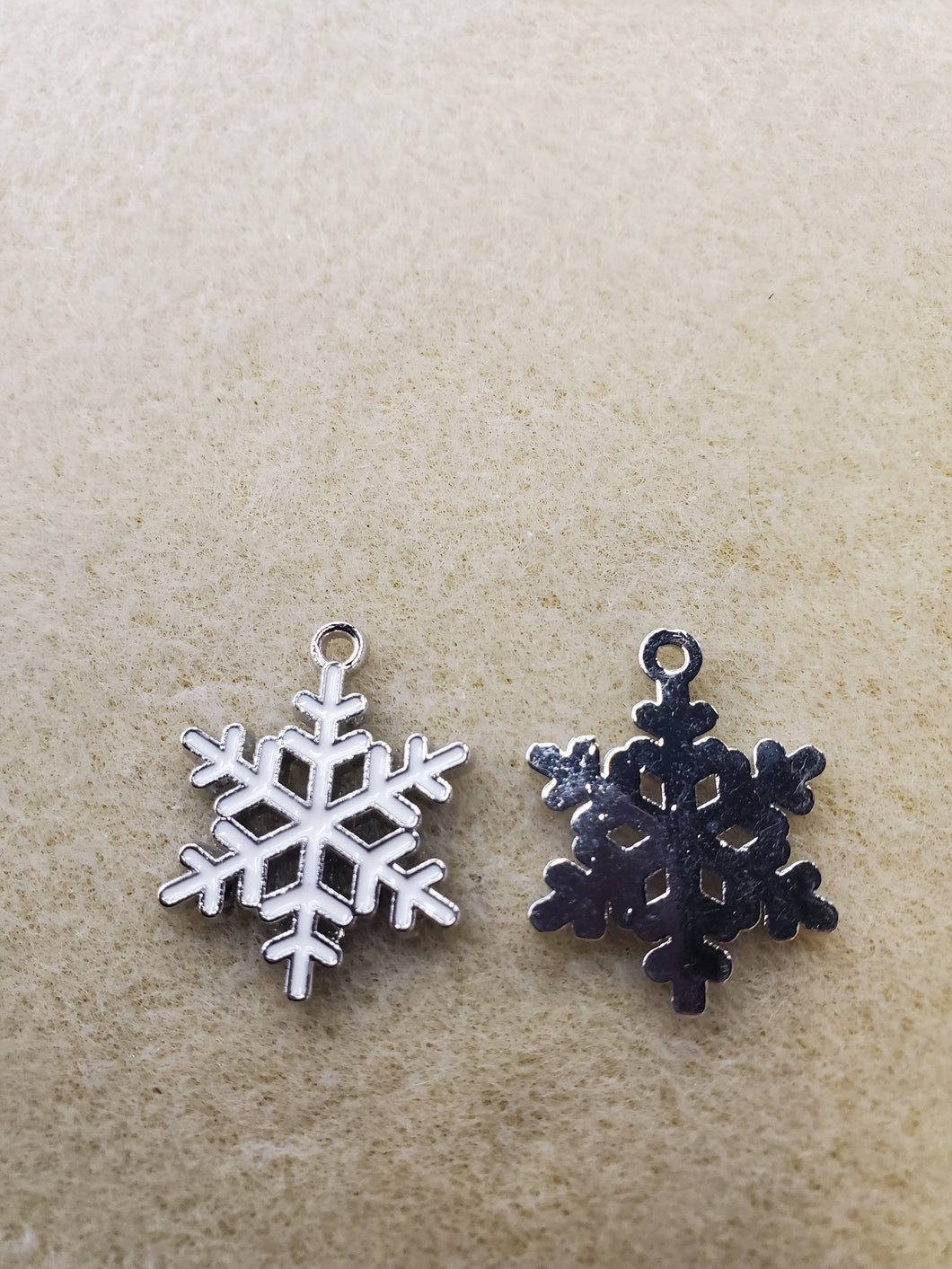 ENAMEL CHARM SNOWFLAKE