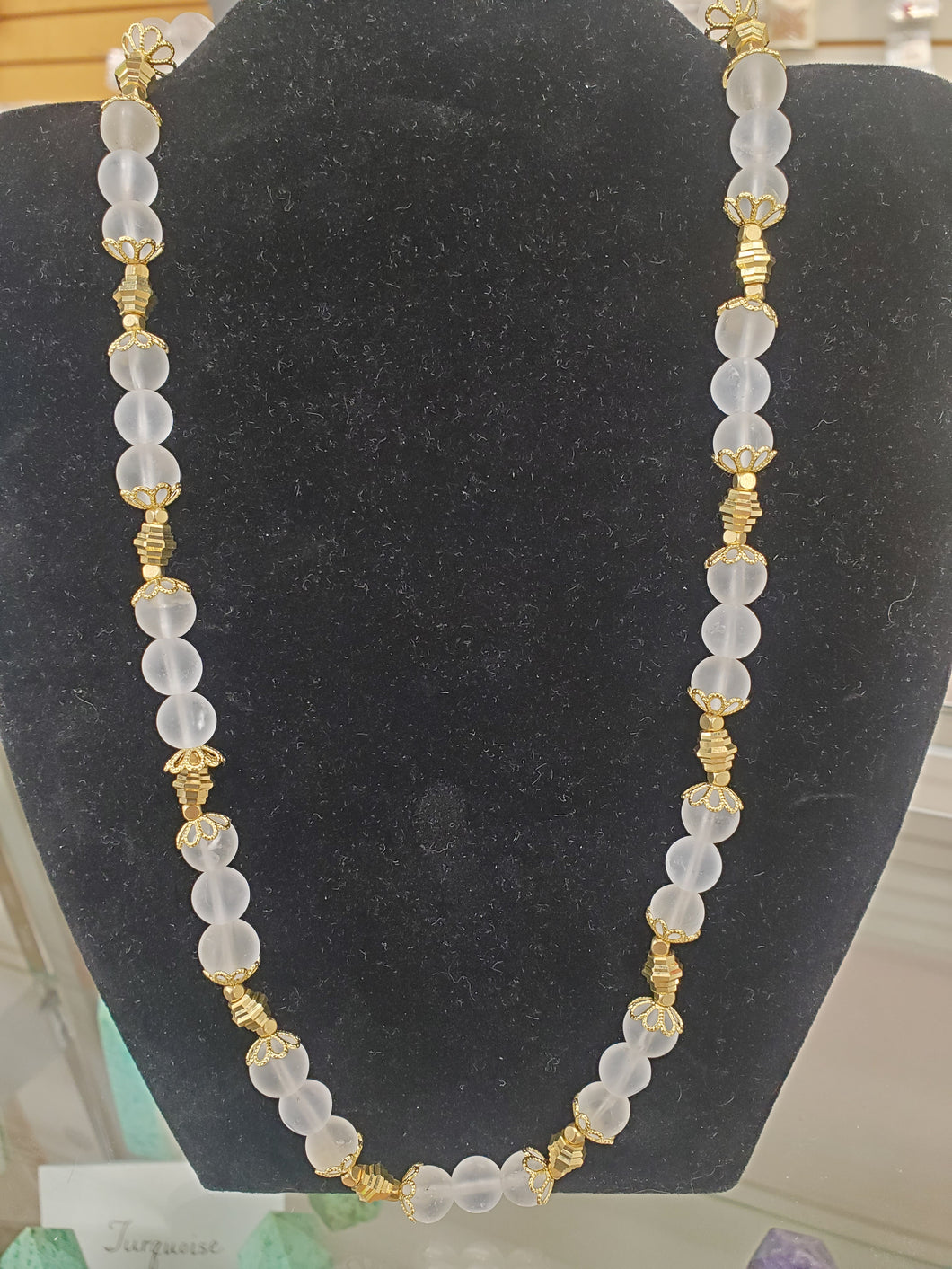 FROSTED QUARTZ NECKLACE