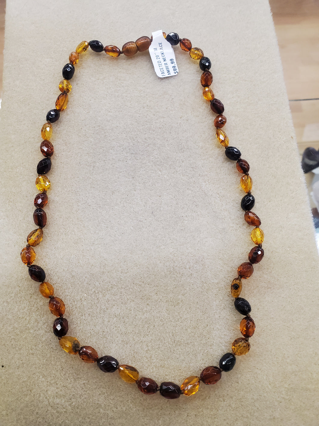 AMBER NECKLACE 20