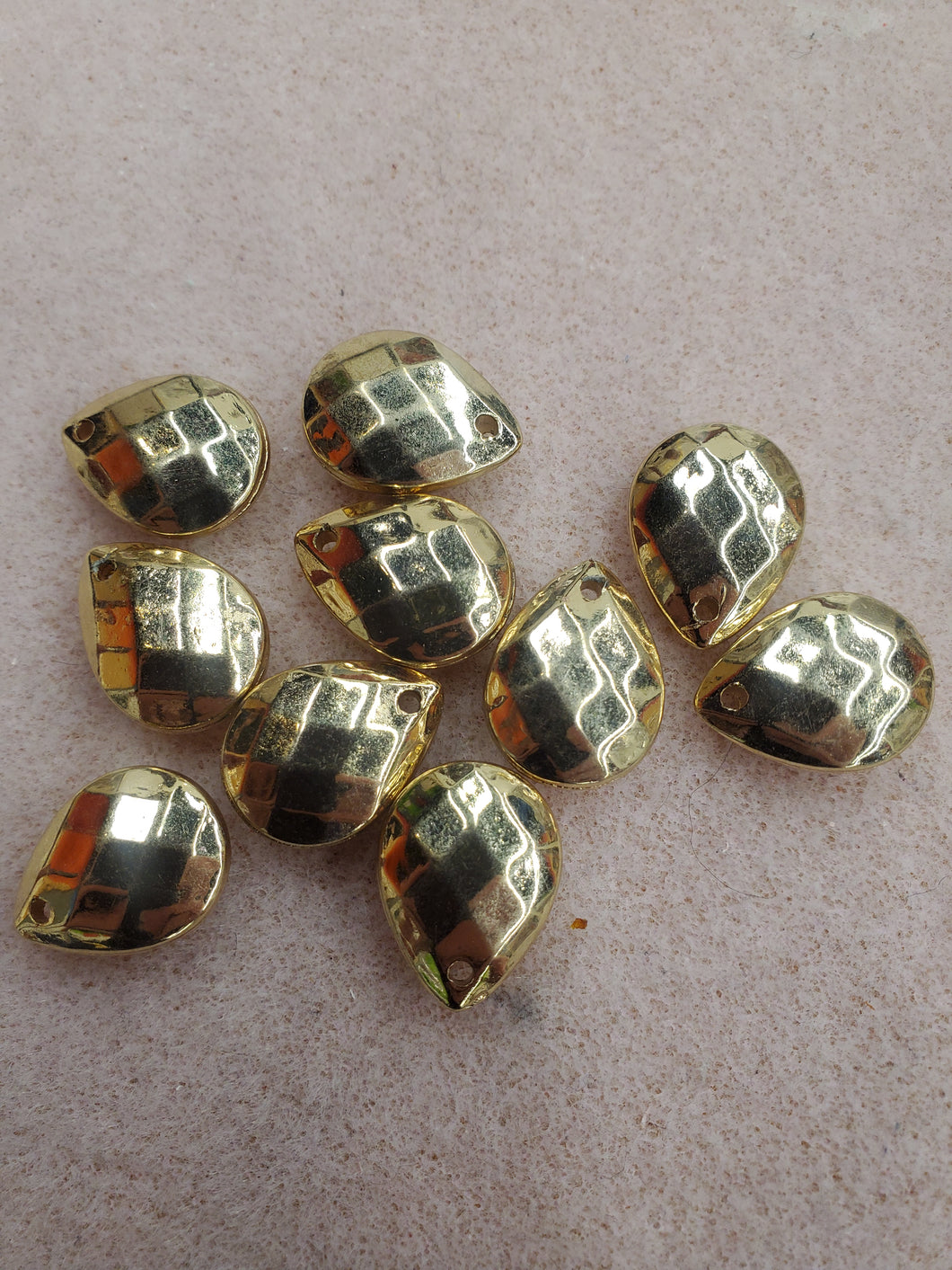 ACRYLIC FACETED DROP