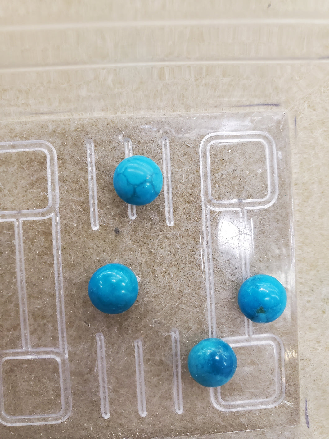 TURQUOISE CABOCHON 8MM