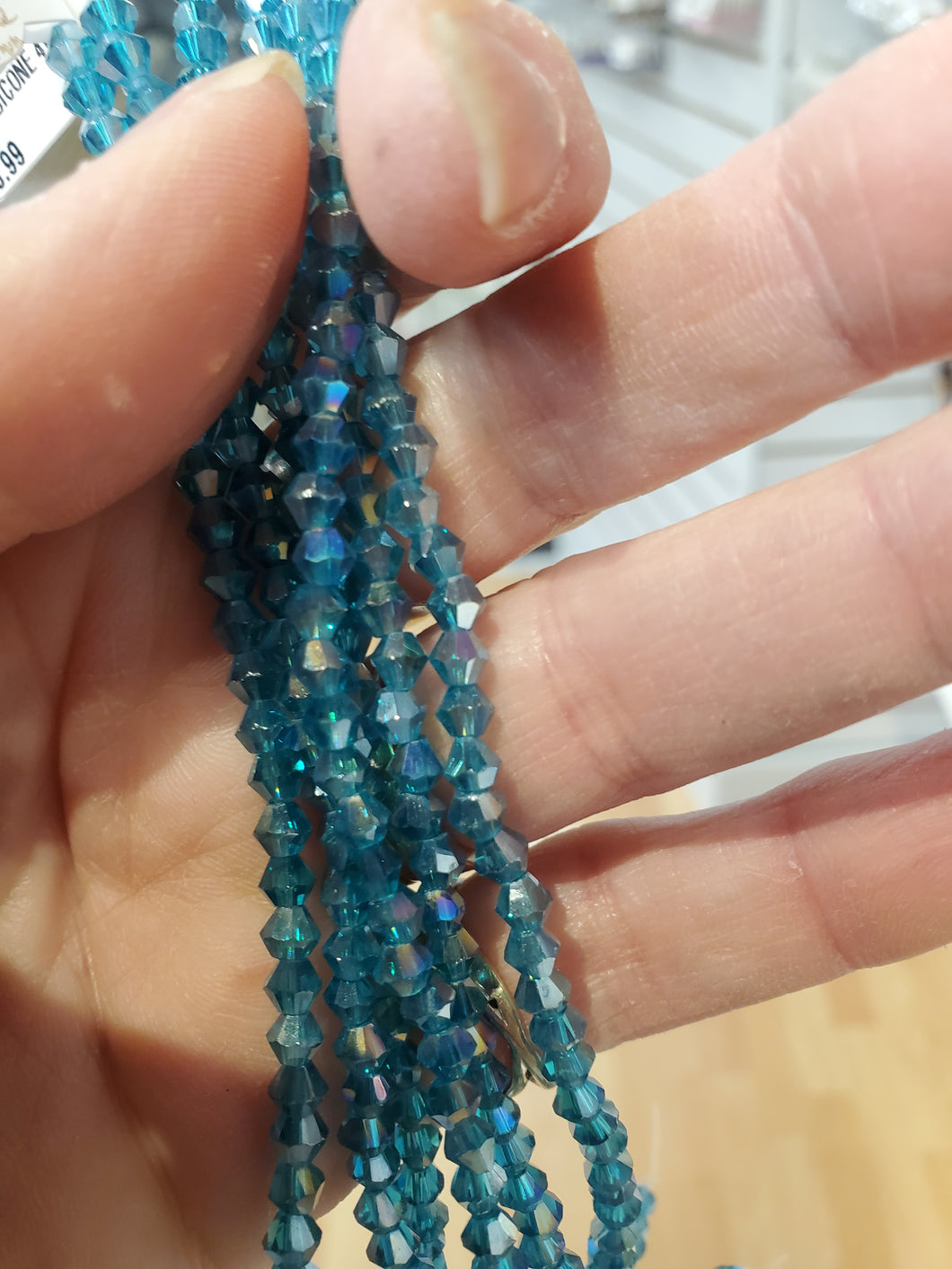 GLASS BICONE 4MM