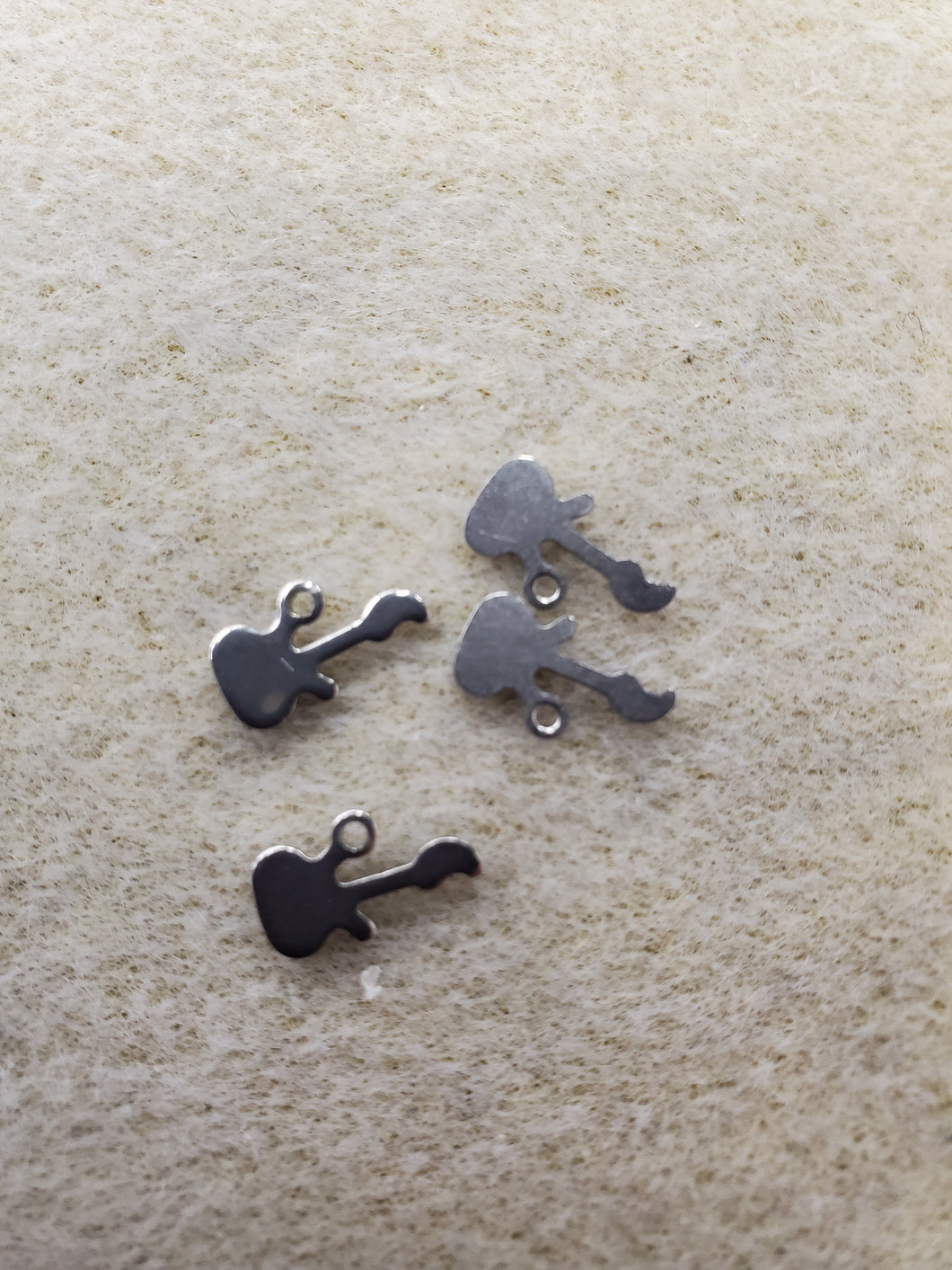 304 STAINLESS GUITAR CHARM