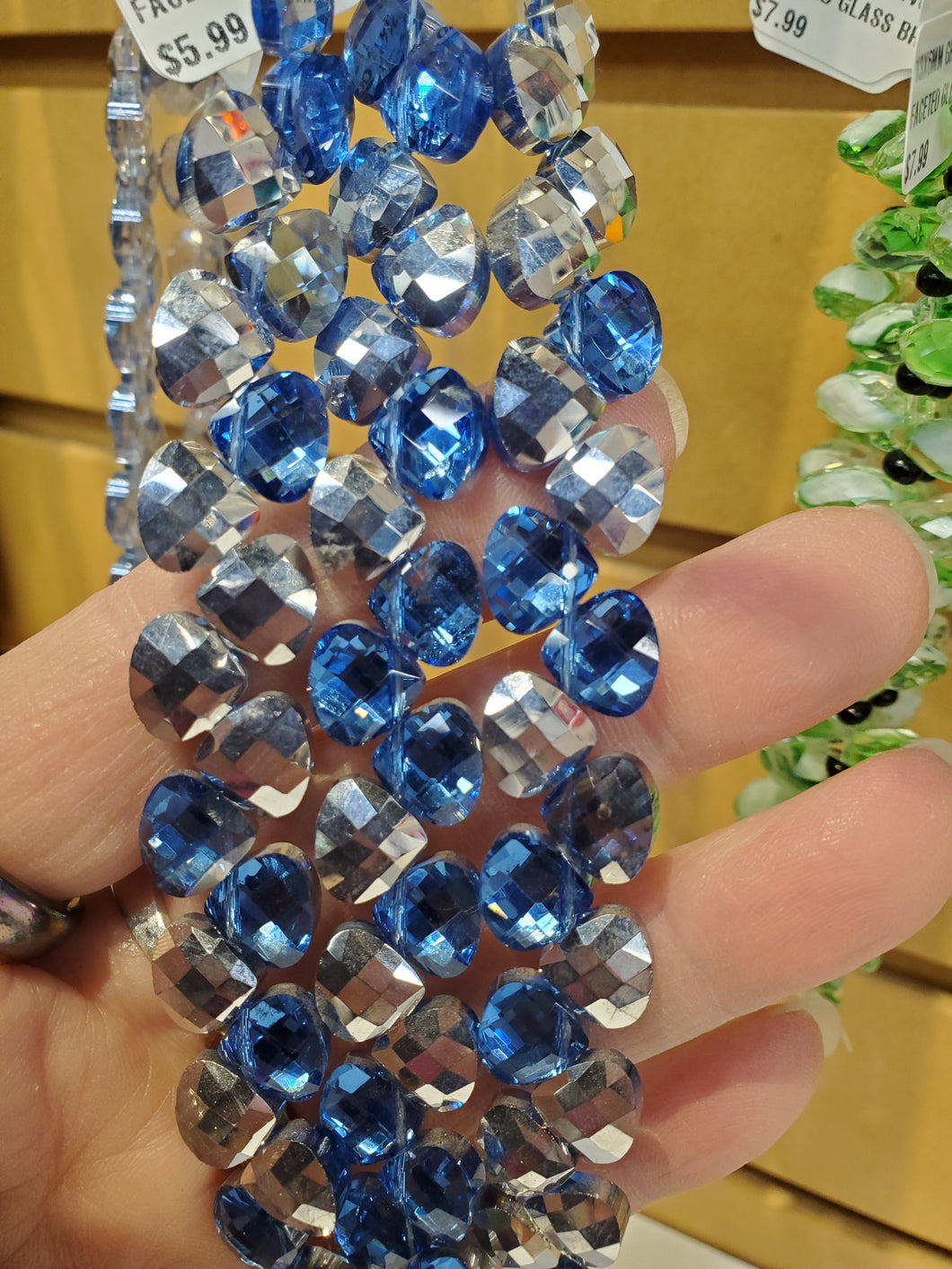 FACETED GLASS BRIOLETTE 9X10MM