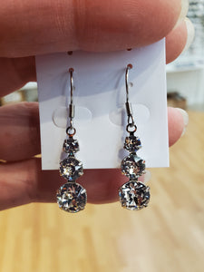 CRYSTAL DROP EARRINGS