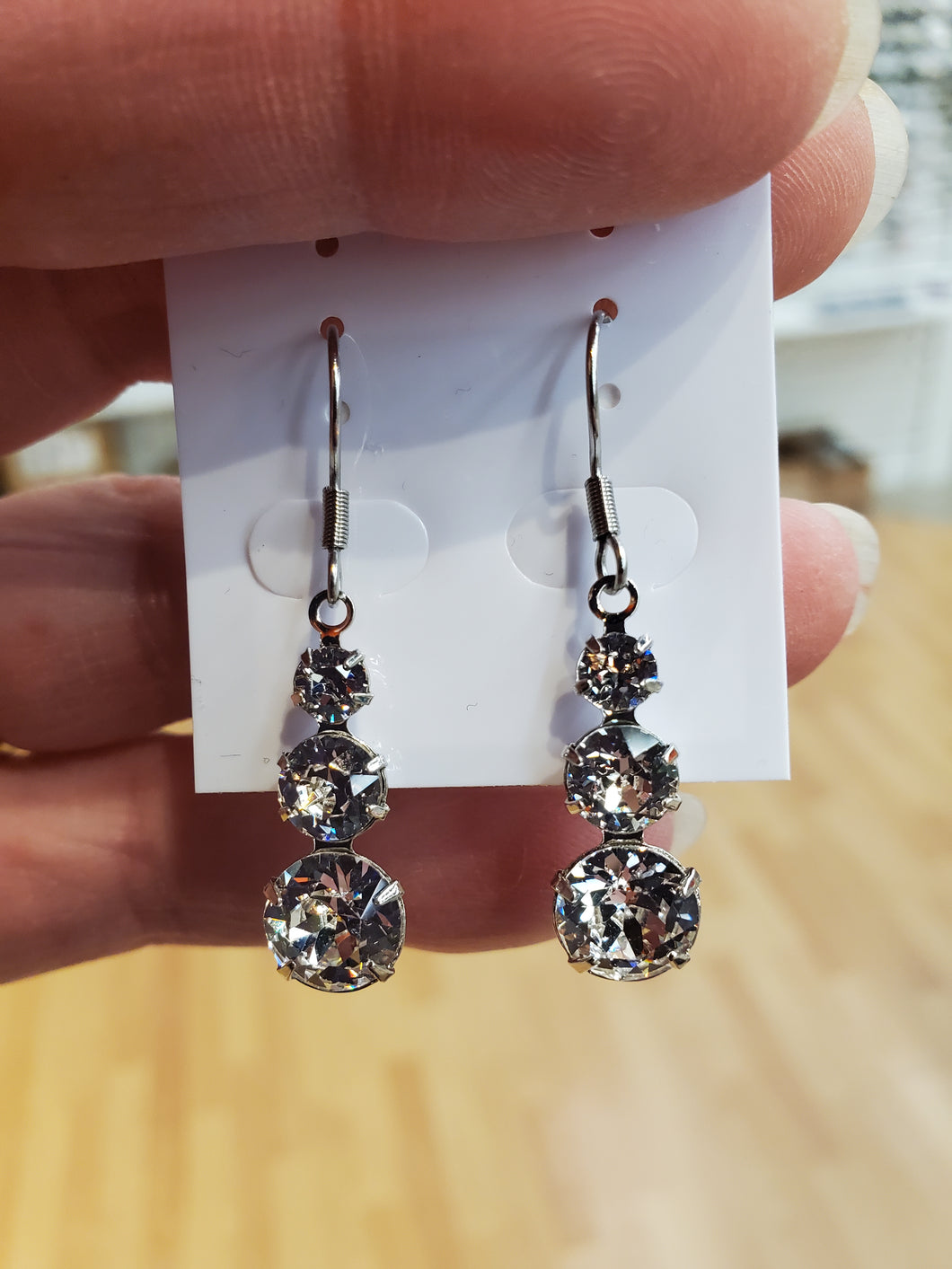 CRYSTAL DROP EARRINGS
