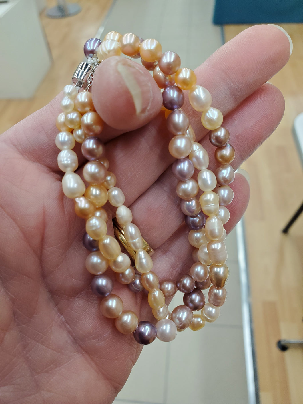 FRESHWATER PEARL 3-STRAND BRACELET