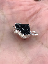 Load image into Gallery viewer, ENAMEL PIANO CHARM
