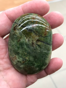 CHRYSOPRASE PALM STONE