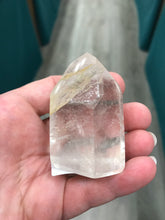 Load image into Gallery viewer, CLEAR QUARTZ POINT
