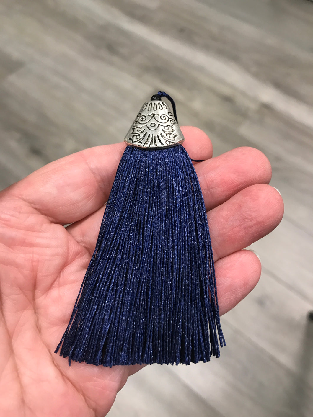 TASSEL NAVY BLUE