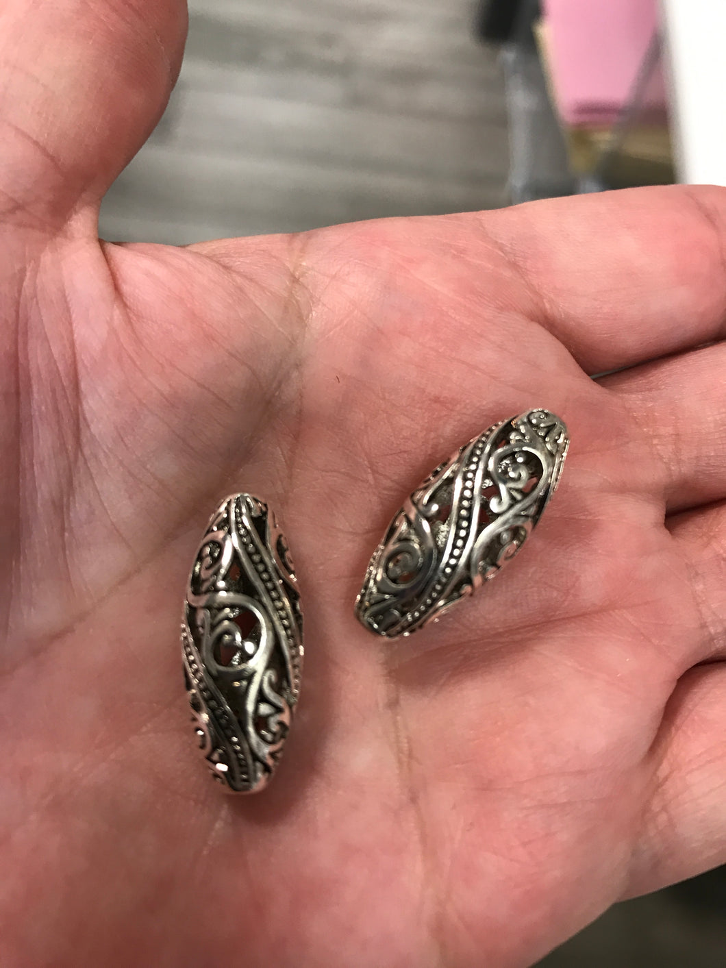 METAL BEAD HOLLOW