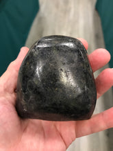 Load image into Gallery viewer, IOLITE WATER SAPPHIRE
