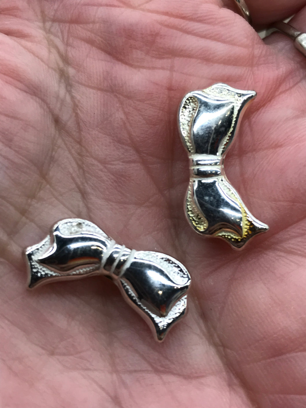 BOW SPACER