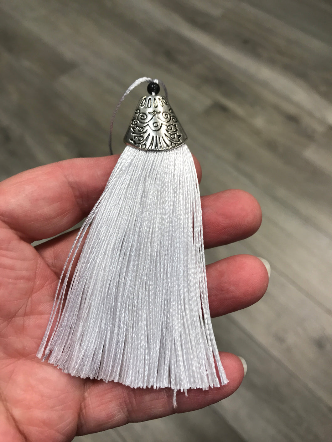 TASSEL WHITE