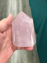 Load image into Gallery viewer, ROSE QUARTZ POINT
