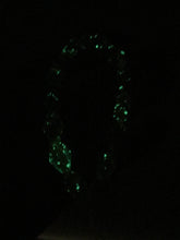 Load image into Gallery viewer, GLOW IN THE DARK TWIST BEAD 15X8MM
