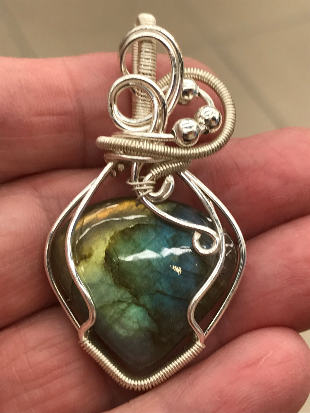 LABRADORITE PENDANT