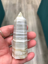 Load image into Gallery viewer, BANDED AGATE POINT
