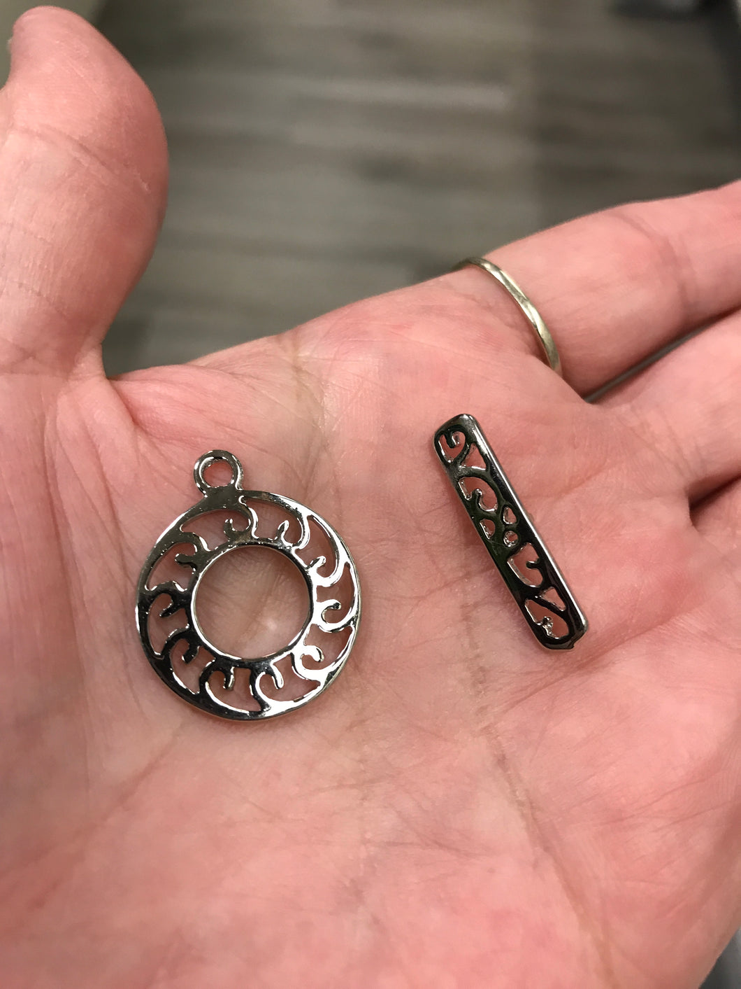 TOGGLE CLASP WAVE