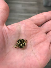 Load image into Gallery viewer, BRASS MAGNETIC FLOWER CLASP
