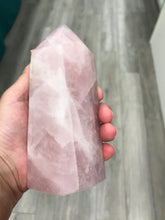 Load image into Gallery viewer, ROSE QUARTZ POINT
