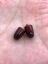 Load image into Gallery viewer, BRASS/RESIN SCREW CLASP
