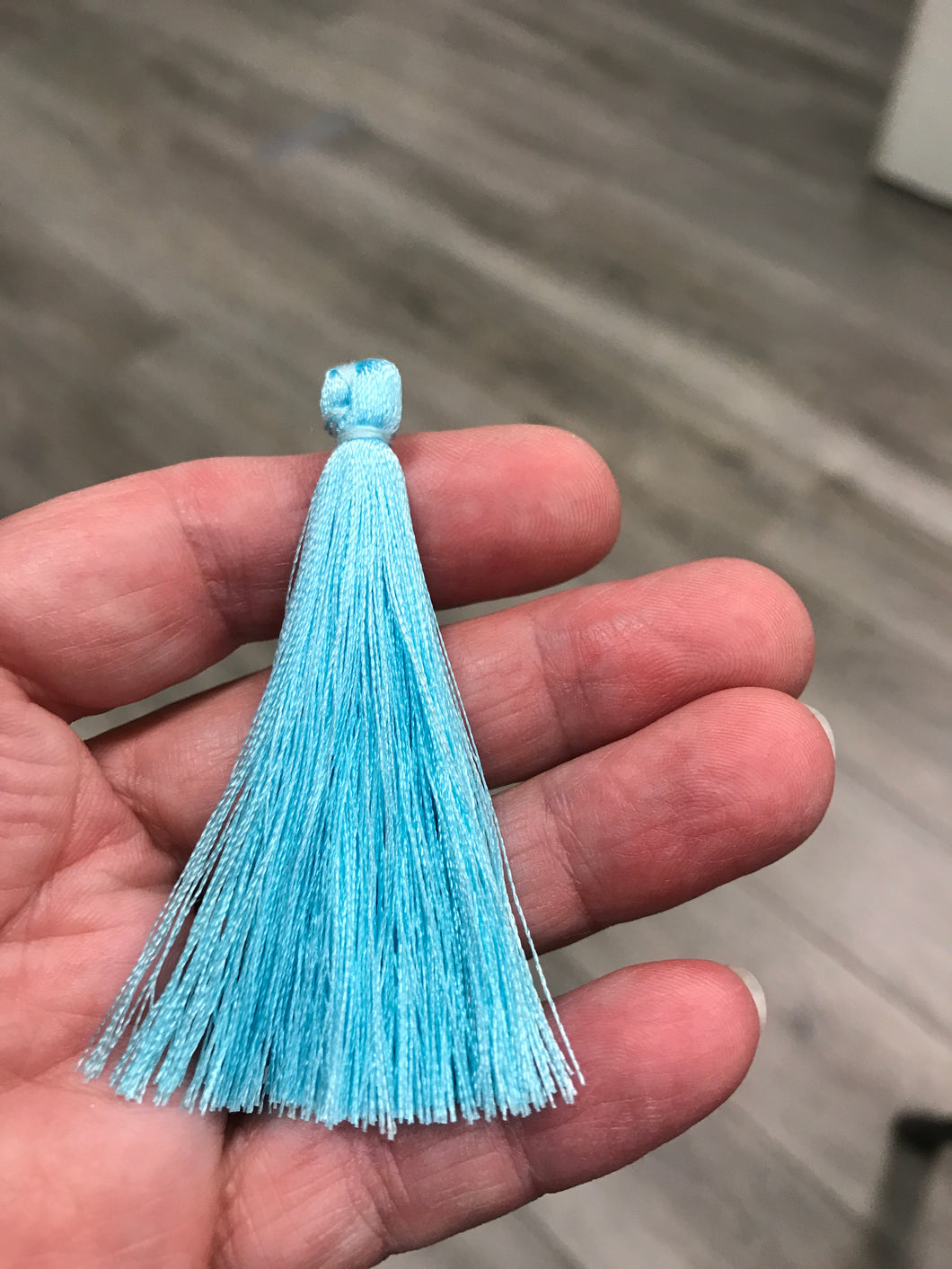 NYLON TASSEL SKY BLUE