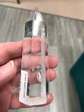 Load image into Gallery viewer, CLEAR QUARTZ POINT
