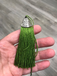 TASSEL OLIVE GREEN