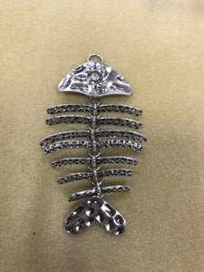 FISH BONE PENDANT