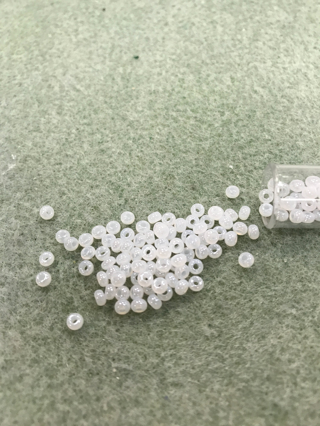 CZECH SEED BEAD 8/0