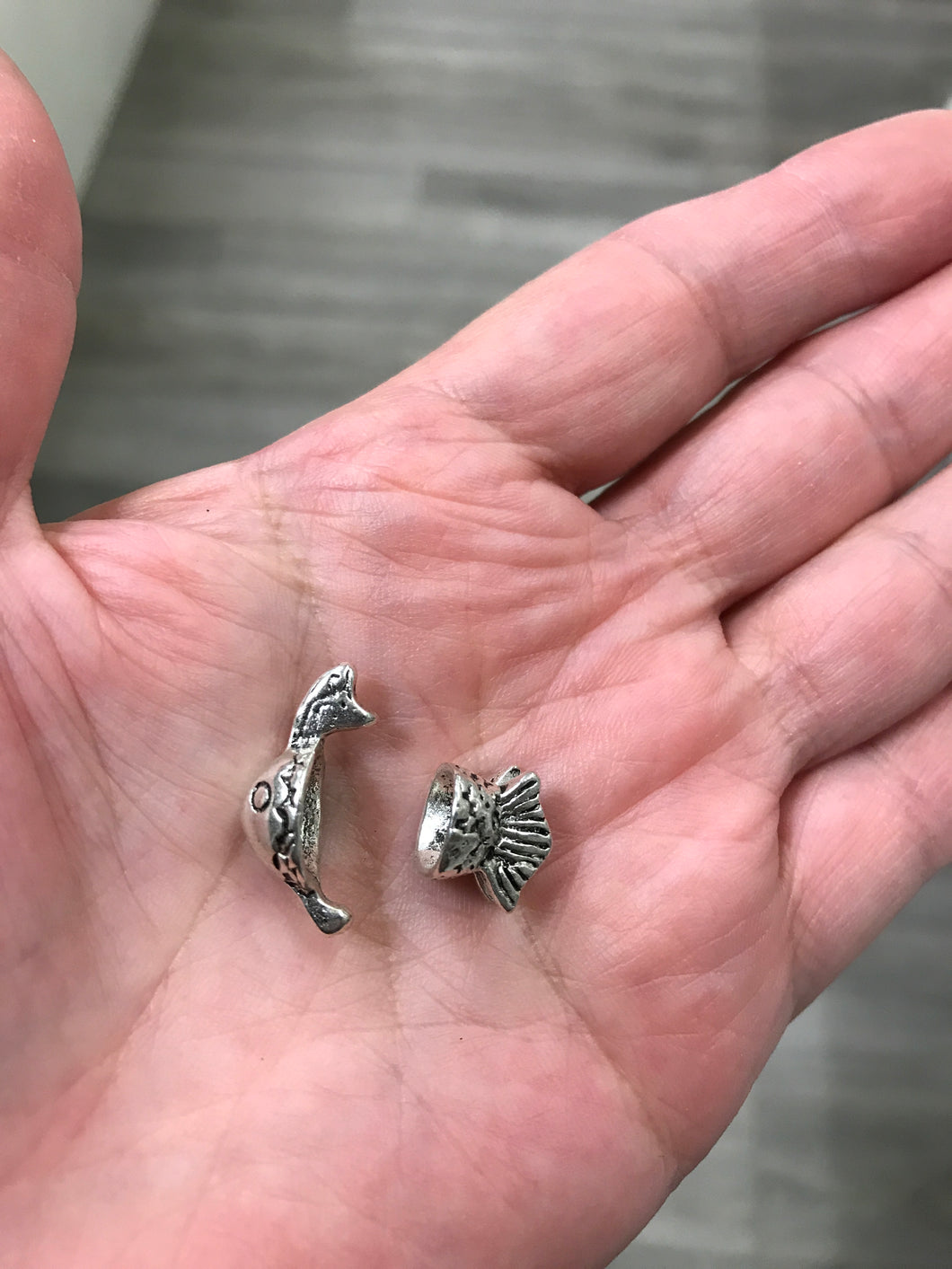 FISH BEAD CAP
